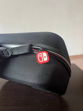 Maletín Nintendo Switch Gigante Original