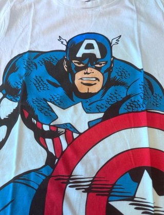 Lote 2 camisetas Pokemon y Capitán América T-10