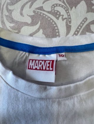 Lote 2 camisetas Pokemon y Capitán América T-10