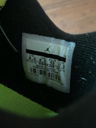 Air Jordan 4 Retro 'Thunder' 2012