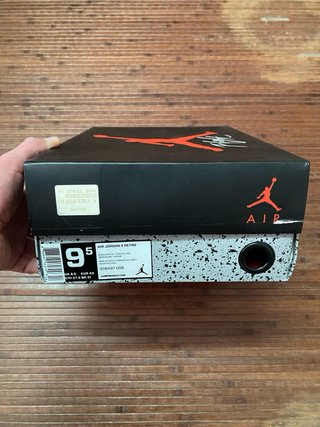 Air Jordan 4 Retro 'Thunder' 2012