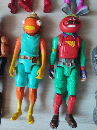 Figuras Superhéroes Marvel y Fortnite