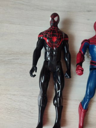 Figuras Superhéroes Marvel y Fortnite