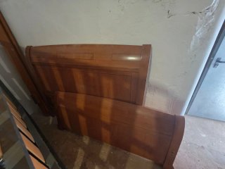 Cabeceros y mesita de cama