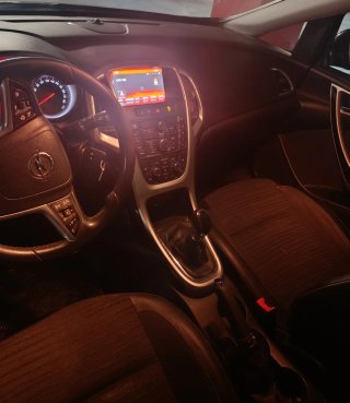 Opel Astra 2014 1.4 Turbo.