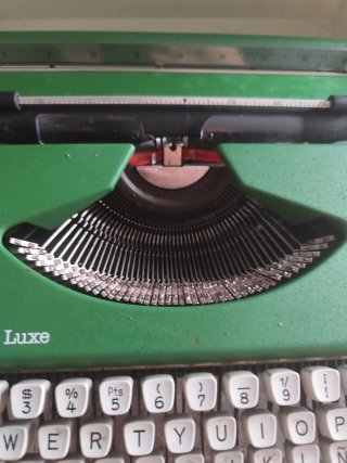 Máquina de escribir Olympia Traveller de Luxe