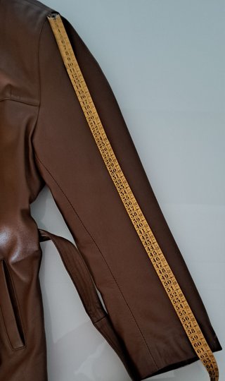 Chaqueta tres cuartos piel marrón
