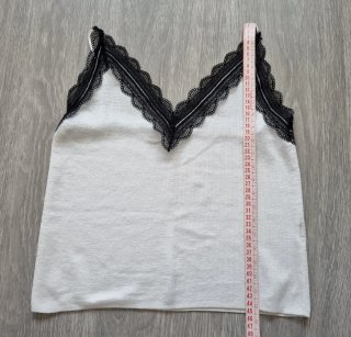 Camiseta tirantes con encaje negro