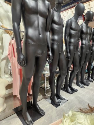 Maniquí Hombre Negro Mate Cuerpo Completo