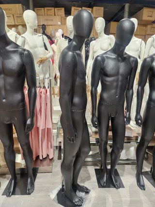 Maniquí Hombre Negro Mate Cuerpo Completo