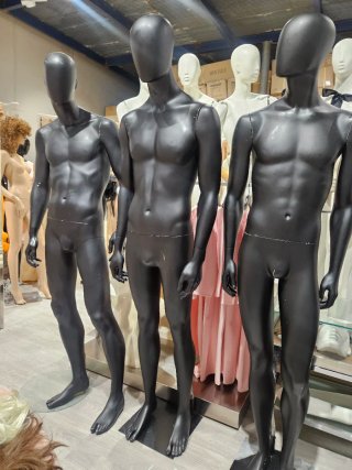 Maniquí Hombre Negro Mate Cuerpo Completo