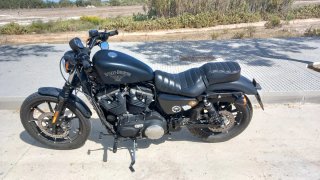 Harley-Davidson Iron 883 Negra
