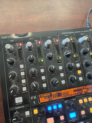 Mixer DJ Behringer DDM4000 Digitale 4 Canali