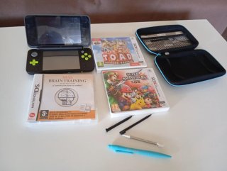 Nintendo DS XL Verde Lima y Negro + Juegos