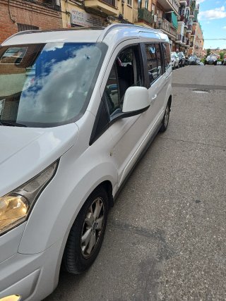 Ford Grand Tourneo Connec 2016