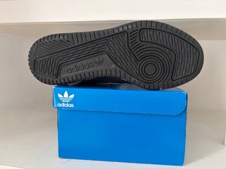 Adidas Team Court 2 STR