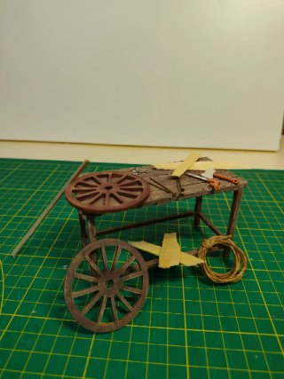Tavolo di falegnameria in miniatura per presepe