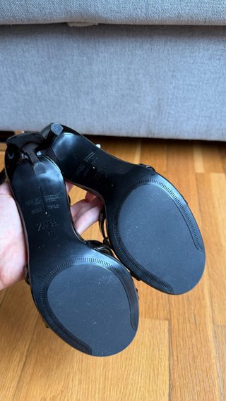 Tacones ZARA negros