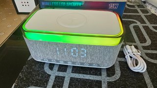 Radio Reloj Depertador Altavoz Cargador Qi con LED