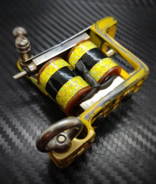 Máquina de tatuar Brass Jonesy