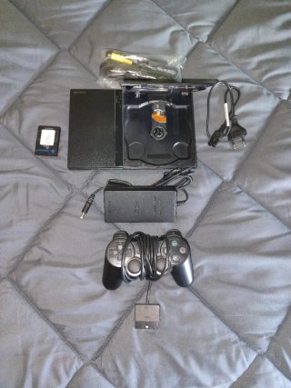 PlayStation 2 Slim SCPH-7704 Negra