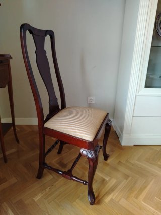 Silla antigua madera tapizada beige
