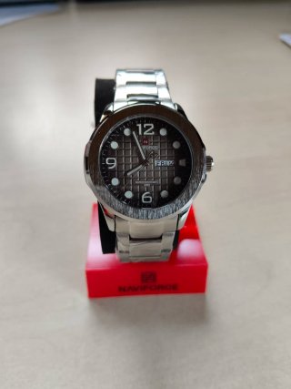 Reloj Naviforce Negro y Plateado