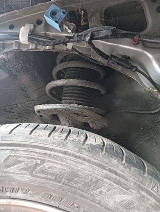 AMORTIGUADOR DELANTERO IZQUIERDO TOYOTA VERSO (AU
