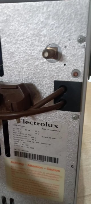 Nevera Trivalente Camping Electrolux RC1600