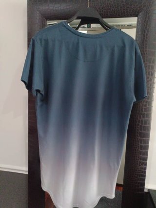 Camiseta SikSilk Degradado Azul y Blanco