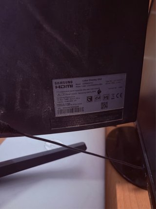Monitor Samsung Negro con Pantalla Rota