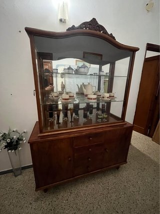 Vitrina de salón madera y cristal