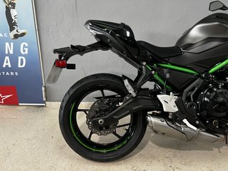 Kawasaki Z650 Negra/Verde Manual