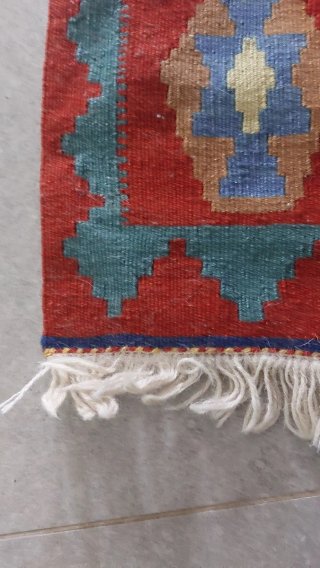 Kilim di lana multicolore
