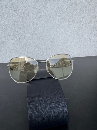 Gafas de sol Prada plateadas y amarillas