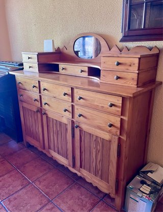 URGE. MUEBLE APARADOR DE MADERA MACIZA.