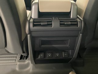 Defender 3.0 D250 SE 110 Auto 4WD MHEV