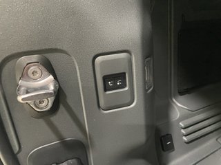 Defender 3.0 D250 SE 110 Auto 4WD MHEV