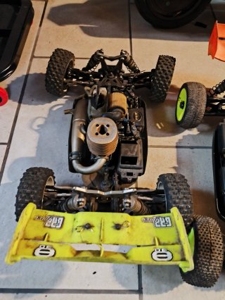Team Losi 8eight 3.0 RC car 1/8 Buggy off road