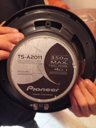 Subwoofer Pioneer y 3 altavoces coche Negociable