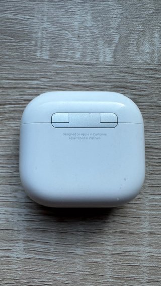 Airpods 4 (derecho no funciona)