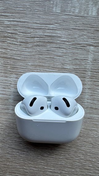 Airpods 4 (derecho no funciona)