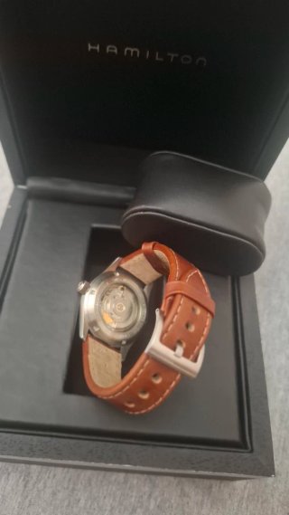 Reloj Hamilton Cuero Negro