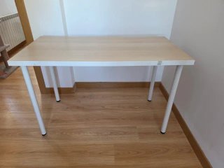 Mesa escritorio IKEA LAGKAPTEN  + Silla