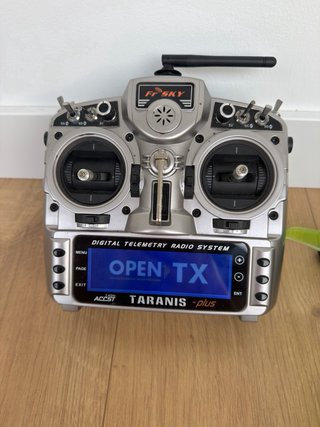 Dron 5 pulgadas analógico + Radio Taranis X9 plus