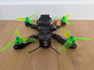 Dron 5 pulgadas analógico + Radio Taranis X9 plus