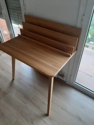 Escritorio de madera natural