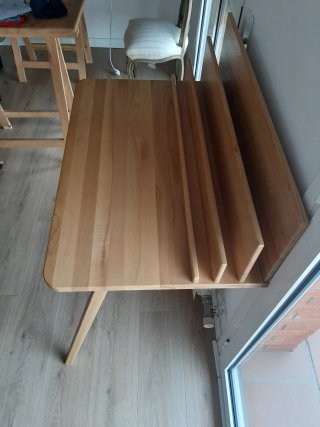 Escritorio de madera natural