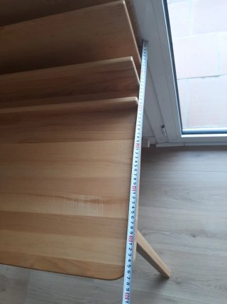 Escritorio de madera natural