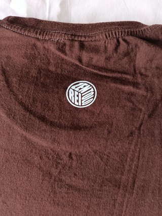 Camiseta "Tarde Piaches" de Rei Zentolo